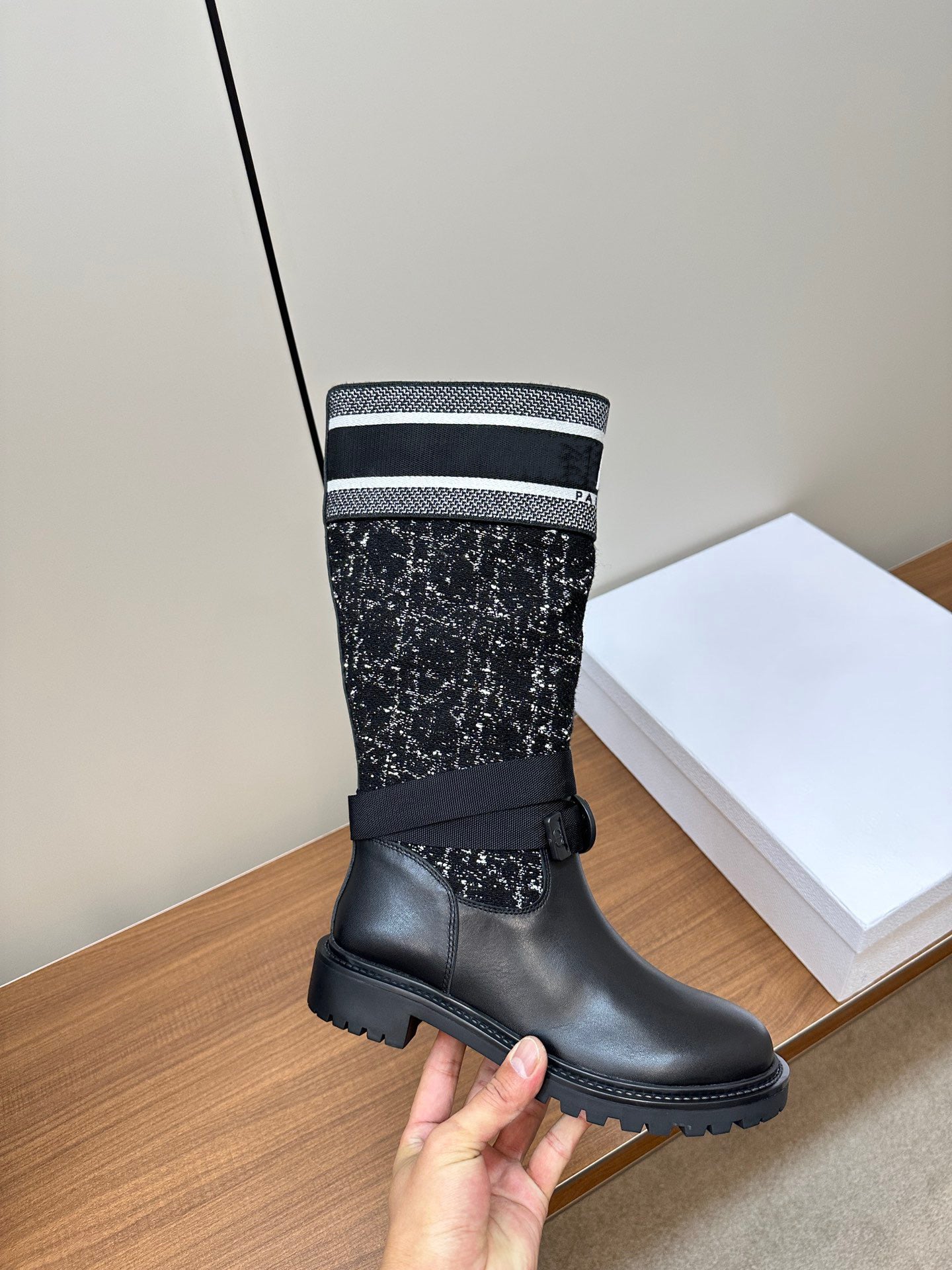 Embroidered Boots Women's Block Heel Rider Boots Slip Sleeve Chelsea