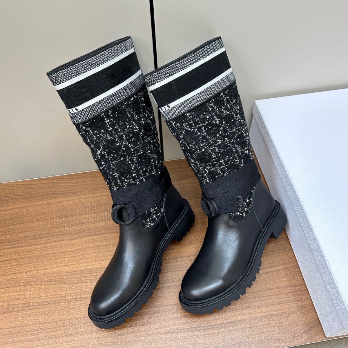 Embroidered Boots Women's Block Heel Rider Boots Slip Sleeve Chelsea