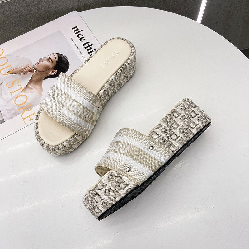 Women's Fashion Platform Slippers – Monogram Print &amp; Elevated Sole