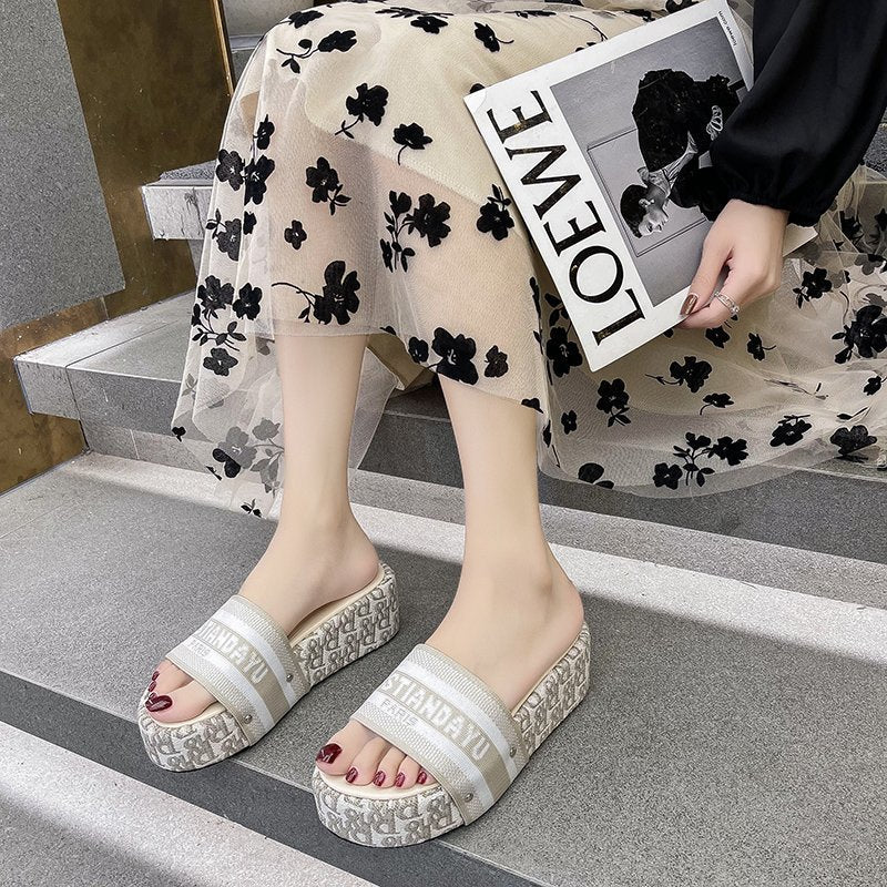 Women's Fashion Platform Slippers – Monogram Print &amp; Elevated Sole