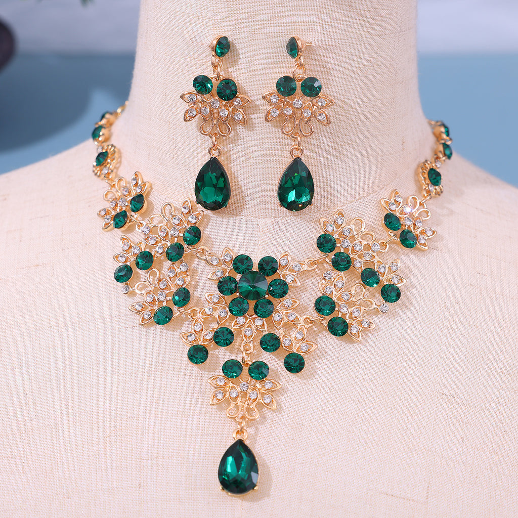 Emerald and Gold Jewelry Set - Necklace and Earrings