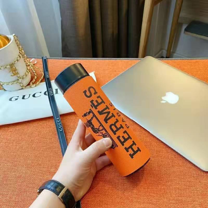 Smart high-value water cup, digital display measuring thermos cup