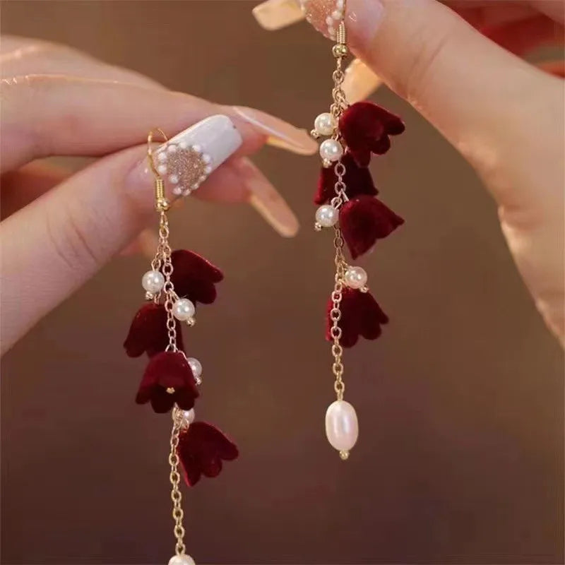 Vintage Wine Red Flocking Flower Drop Earrings For Women Jewelry 2025 Trending Long Bowknot Crystal Pearl Bridal Dress Earrings