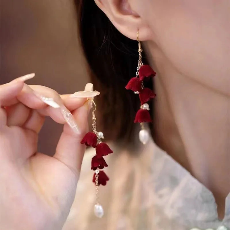 Vintage Wine Red Flocking Flower Drop Earrings For Women Jewelry 2025 Trending Long Bowknot Crystal Pearl Bridal Dress Earrings