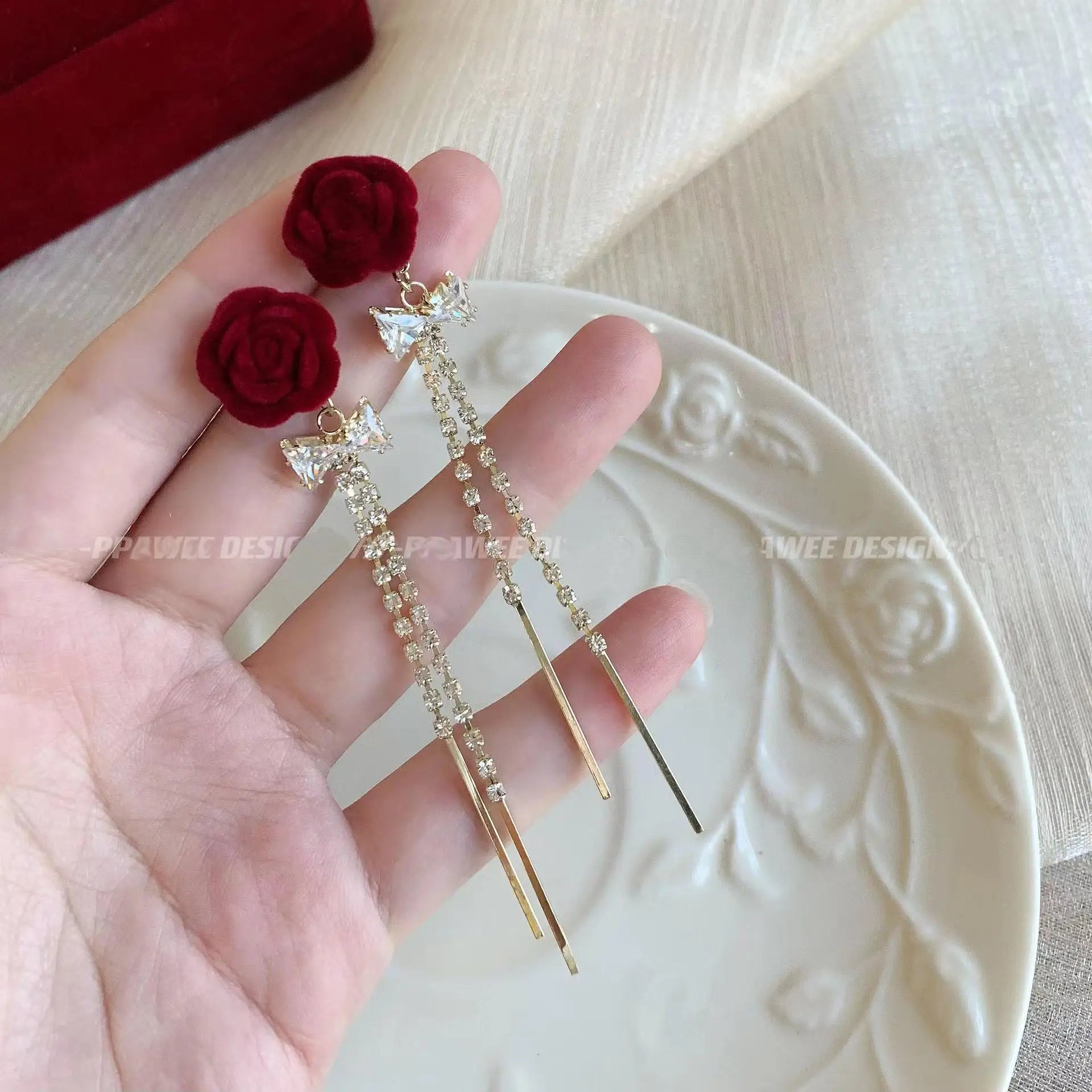 Vintage Wine Red Flocking Flower Drop Earrings For Women Jewelry 2025 Trending Long Bowknot Crystal Pearl Bridal Dress Earrings
