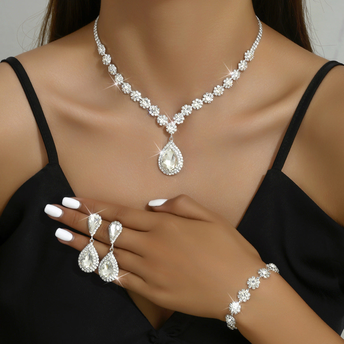 Fashion Bridal Jewelry Suit Necklace Ear Stud Bracelet Three-piece Set